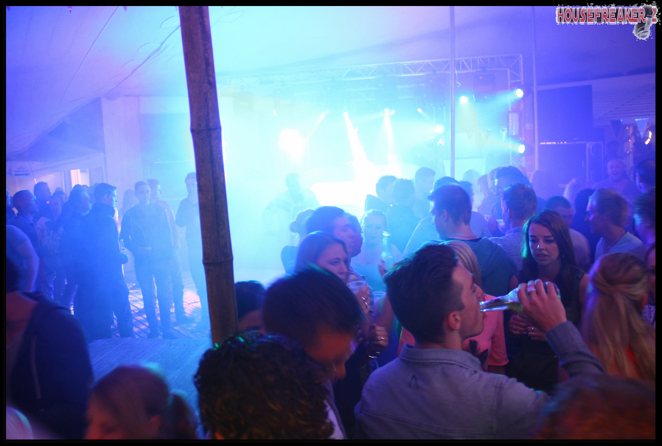 1321x889 pixels (1.162K)